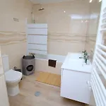 Diamante House Com Garagem Privada דירה בראגה