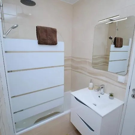 Diamante House Com Garagem Privada *